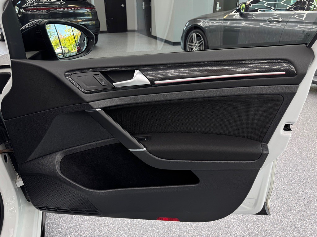 2017 Volkswagen GTI Image 20