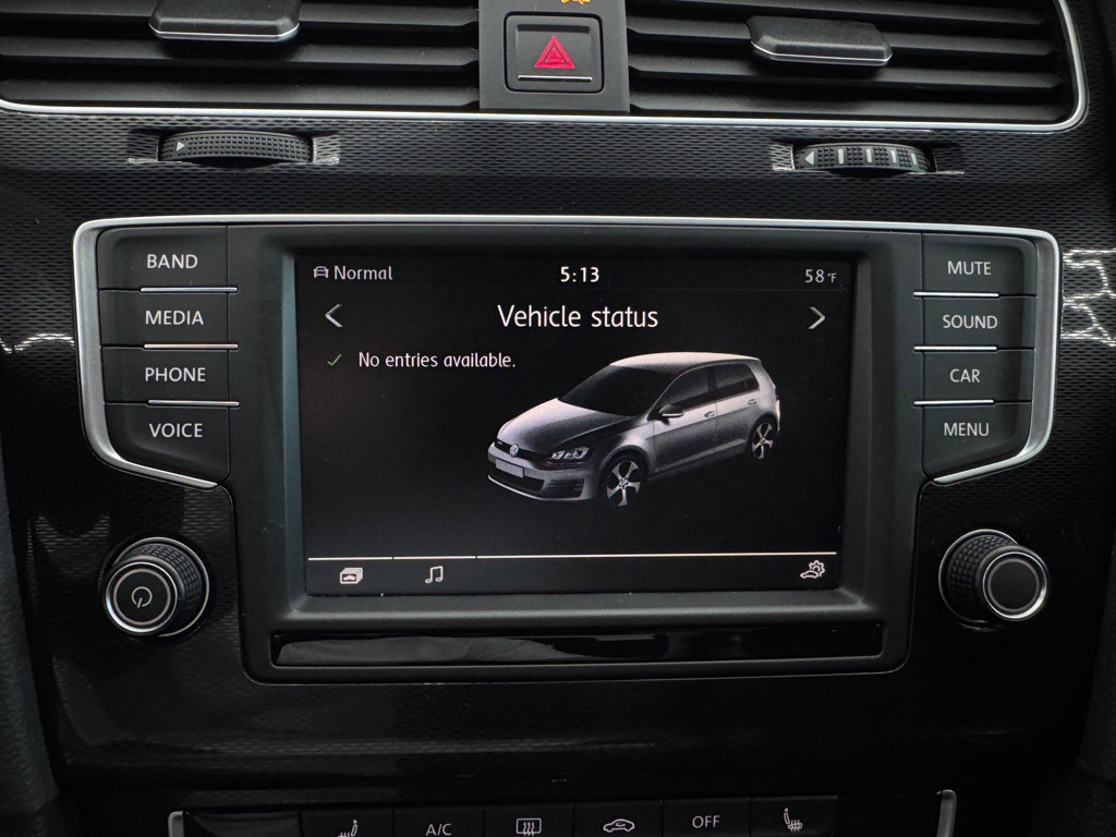 2017 Volkswagen GTI Image 27