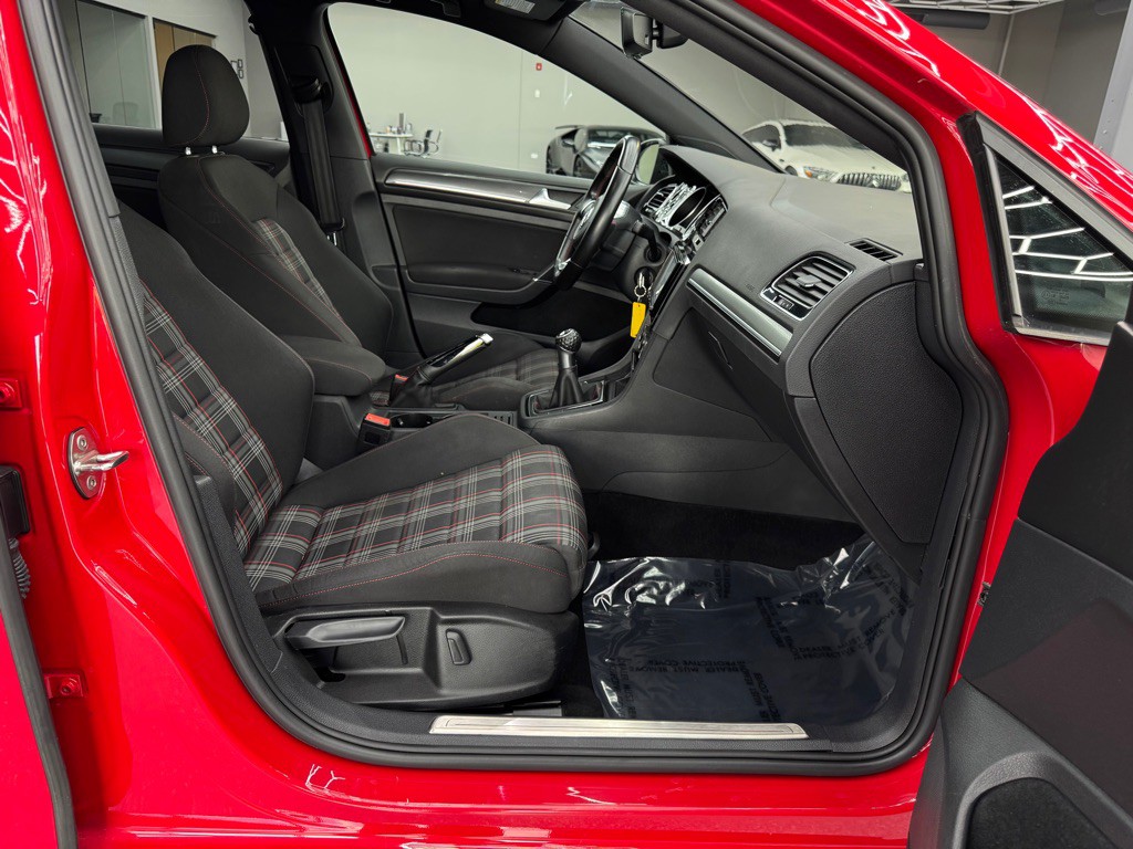 2021 Volkswagen GTI Image 23