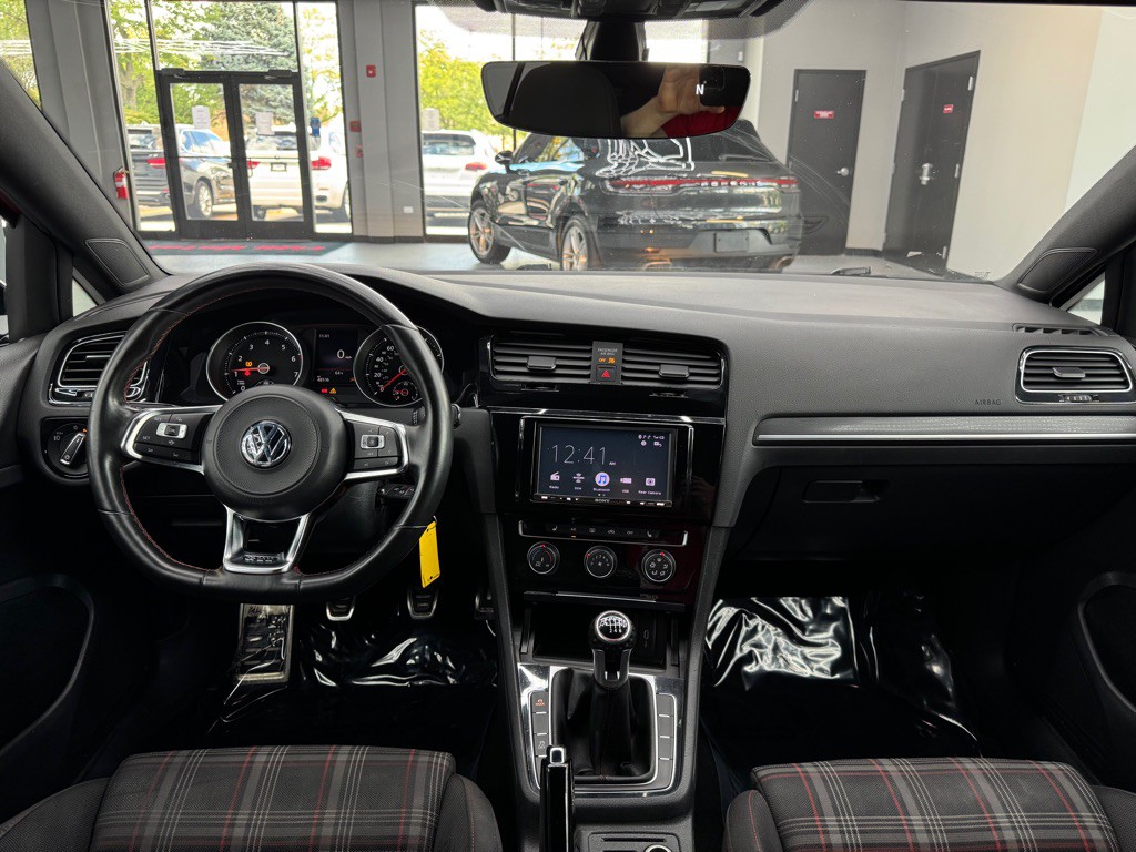 2021 Volkswagen GTI Image 24