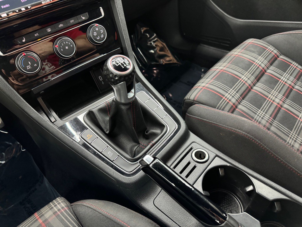 2021 Volkswagen GTI Image 26