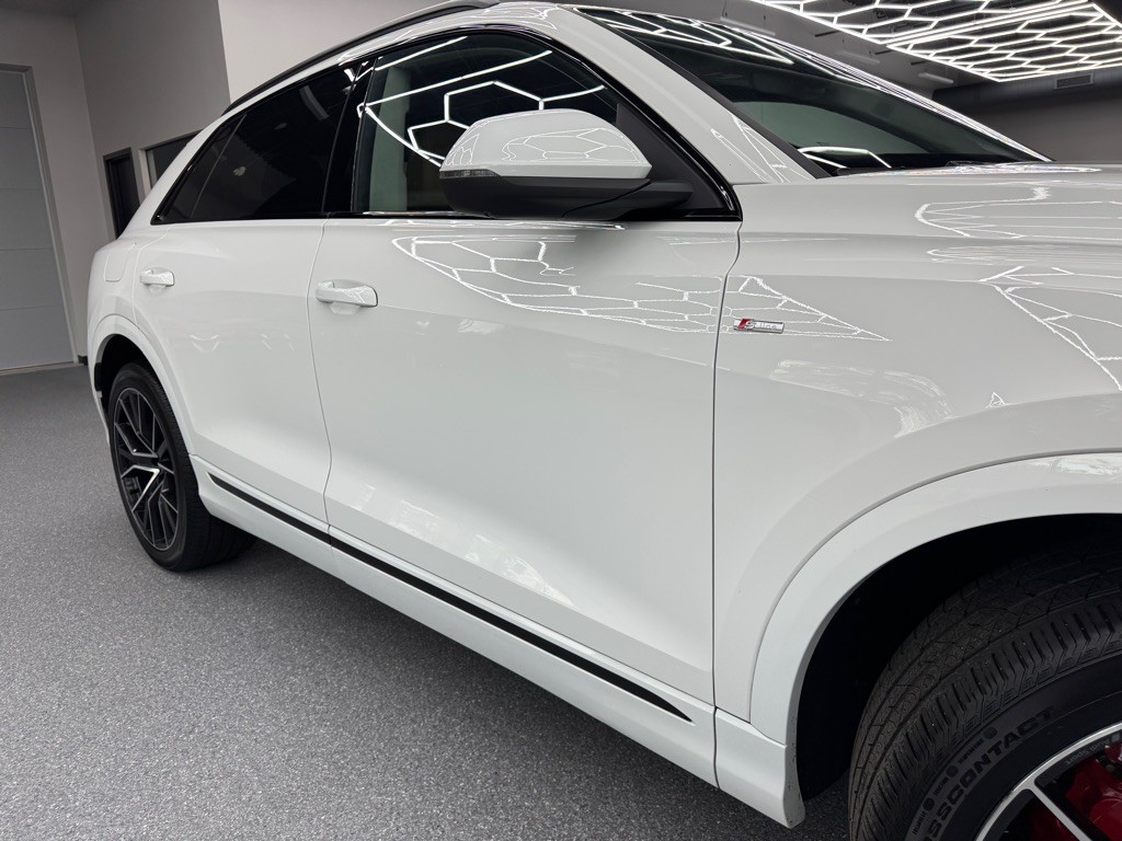 2019 Audi Q8 Image 3