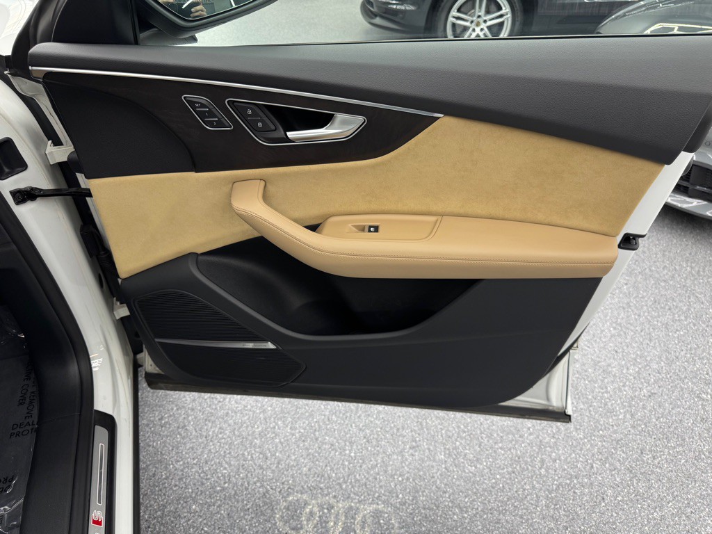2019 Audi Q8 Image 36