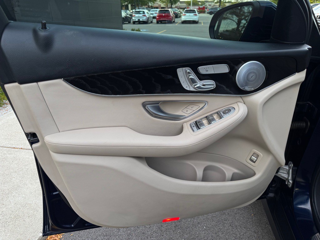 2016 Mercedes-Benz GLC-Class Image 14