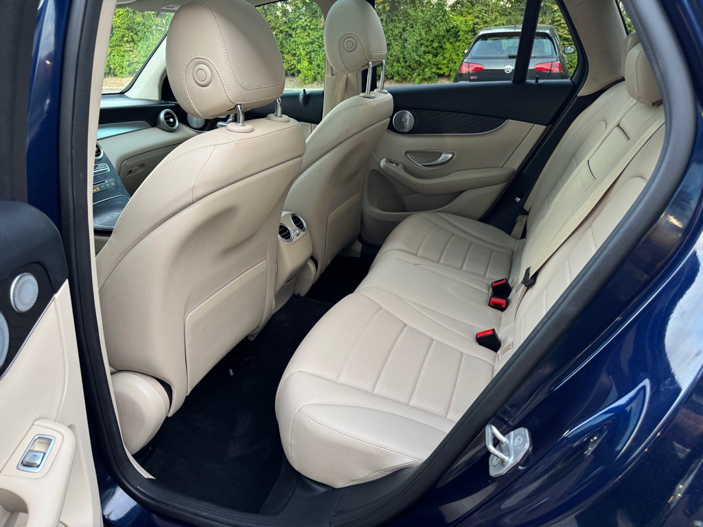 2016 Mercedes-Benz GLC-Class Image 19