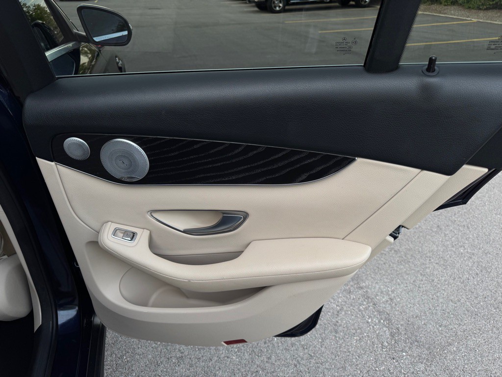 2016 Mercedes-Benz GLC-Class Image 22