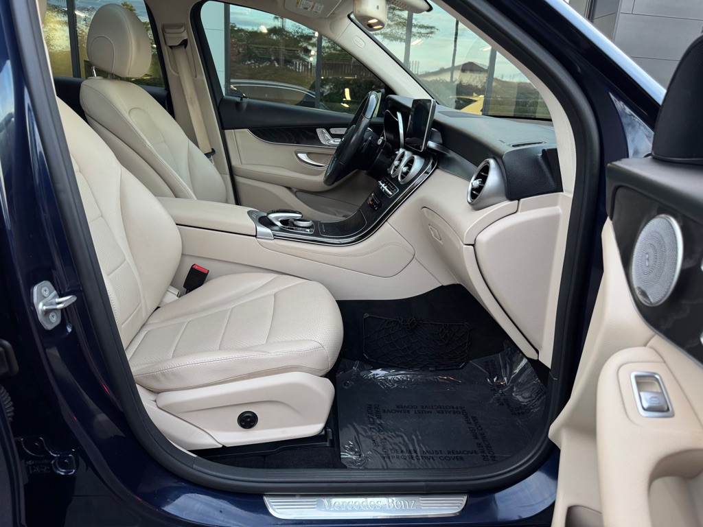 2016 Mercedes-Benz GLC-Class Image 25