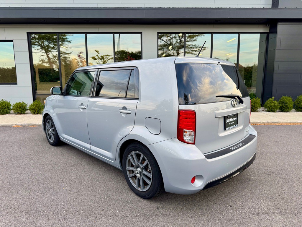 2013 Scion xB Image 8