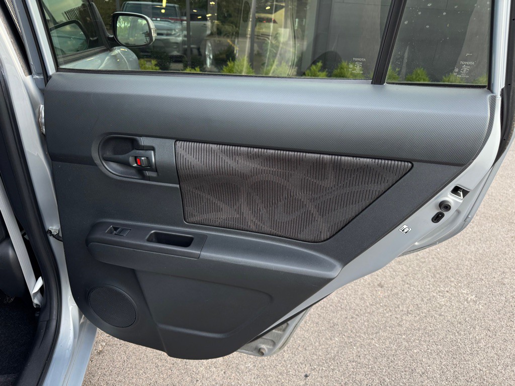 2013 Scion xB Image 18