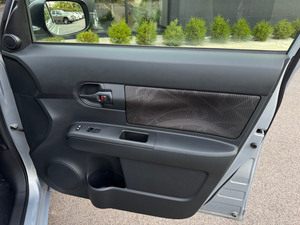 2013 Scion xB Image 20