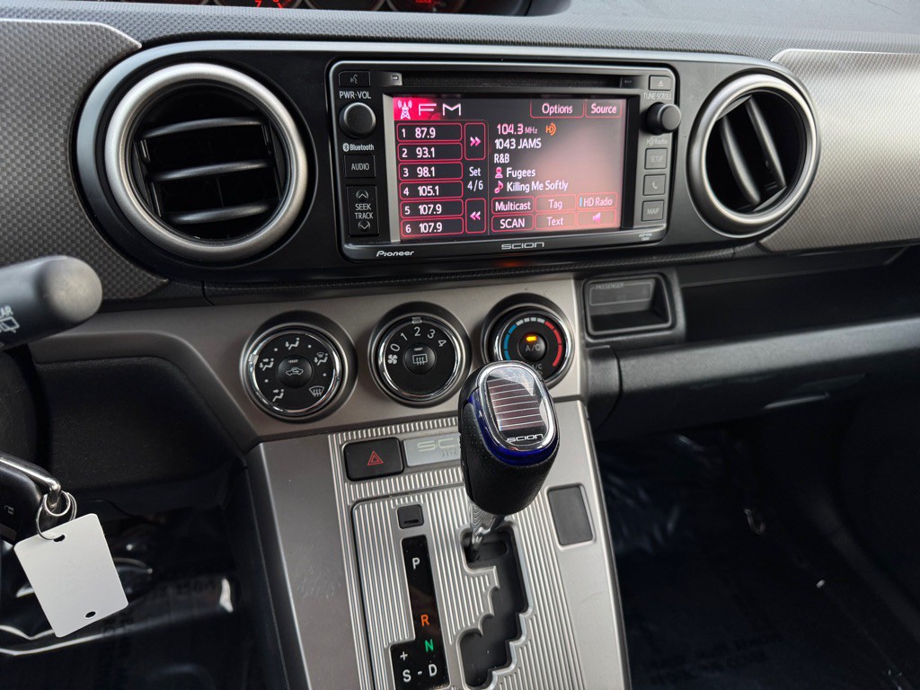 2013 Scion xB Image 23