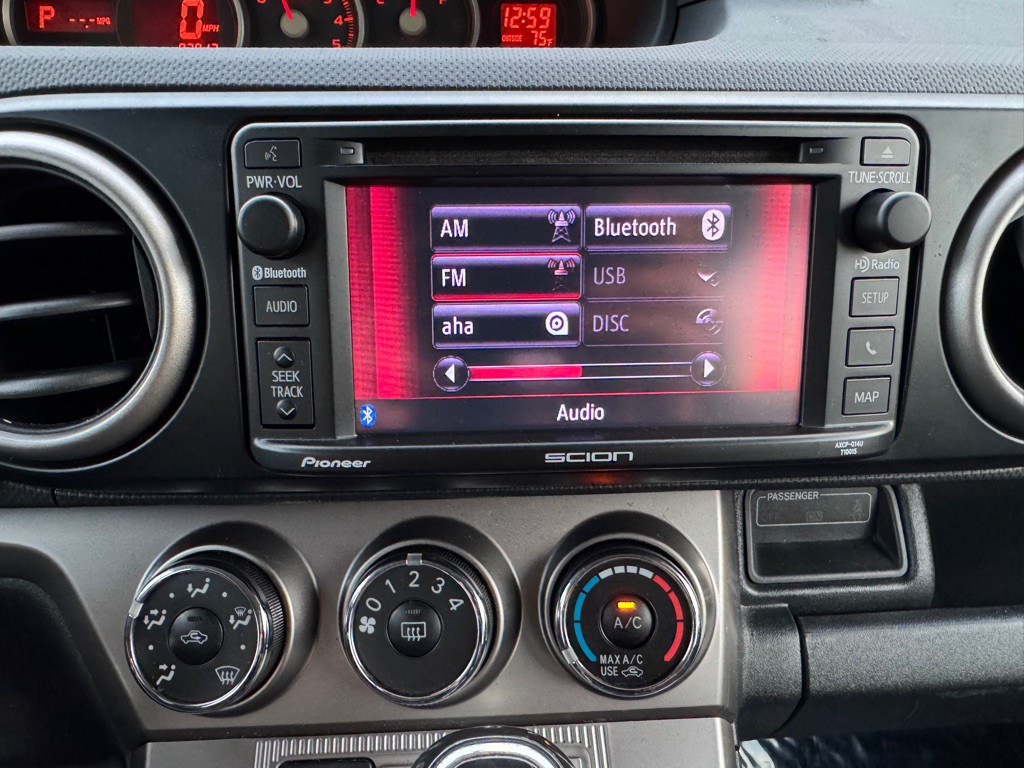 2013 Scion xB Image 24