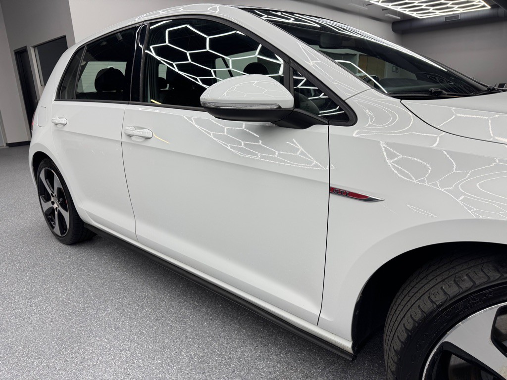 2016 Volkswagen GTI Image 3