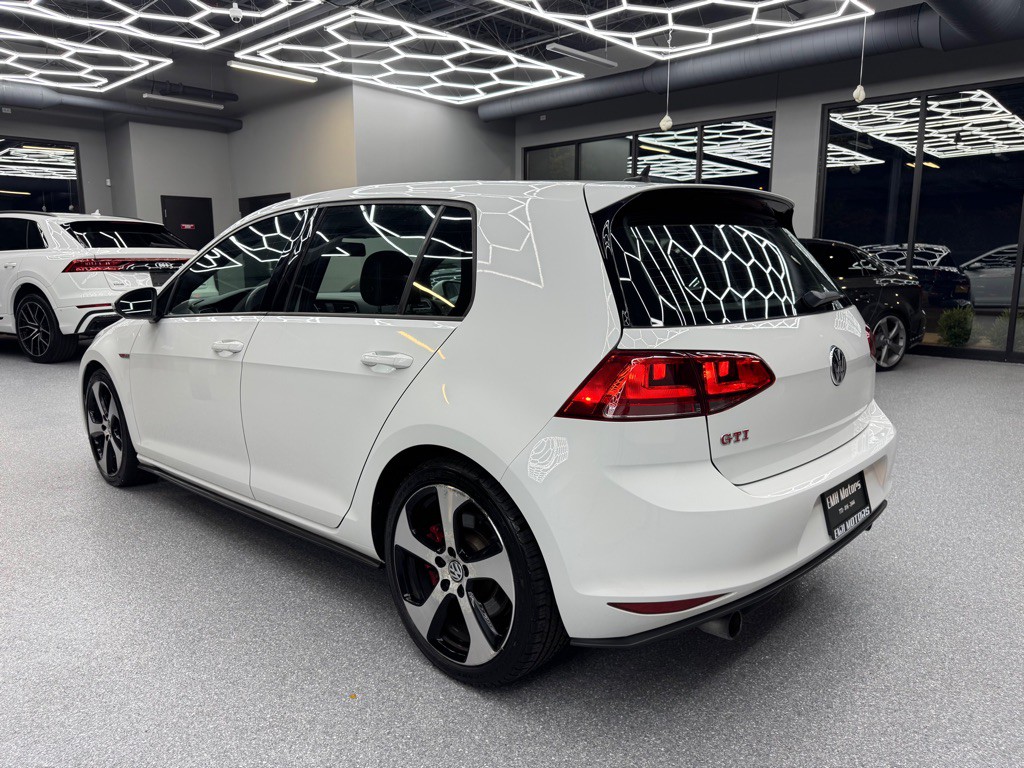 2016 Volkswagen GTI Image 10