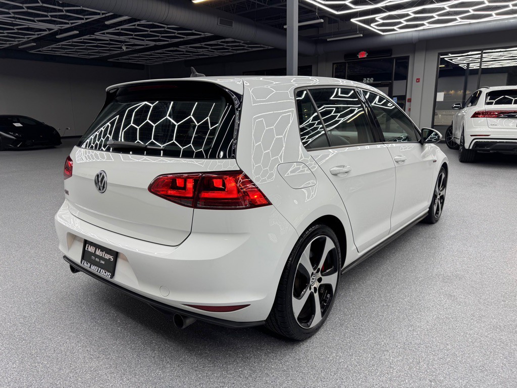 2016 Volkswagen GTI Image 12