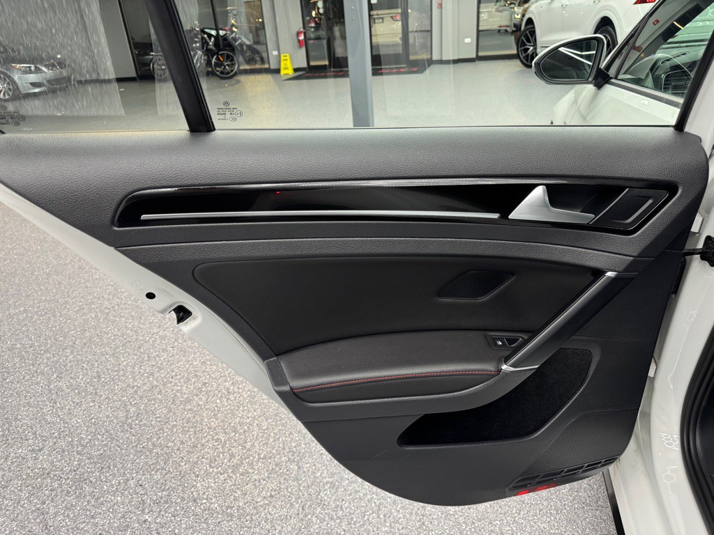 2016 Volkswagen GTI Image 19