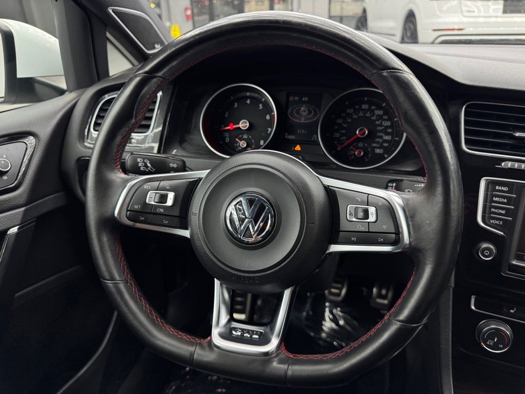 2016 Volkswagen GTI Image 33