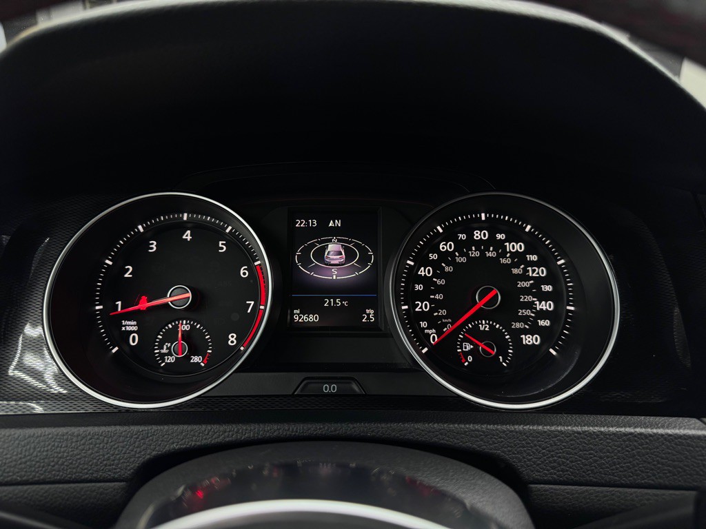 2016 Volkswagen GTI Image 34