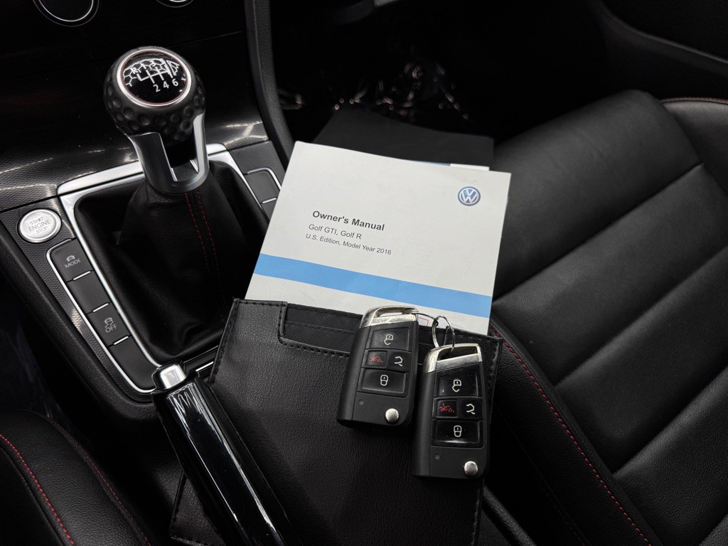 2016 Volkswagen GTI Image 35