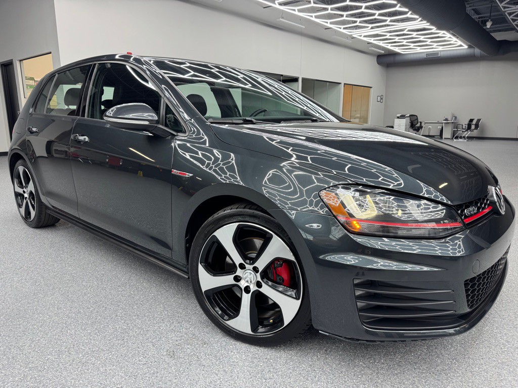 2016 Volkswagen GTI Image 2