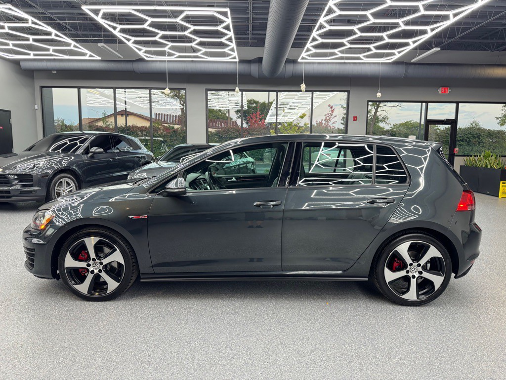 2016 Volkswagen GTI Image 10