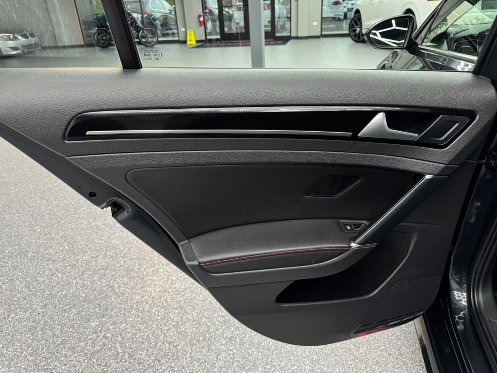 2016 Volkswagen GTI Image 20