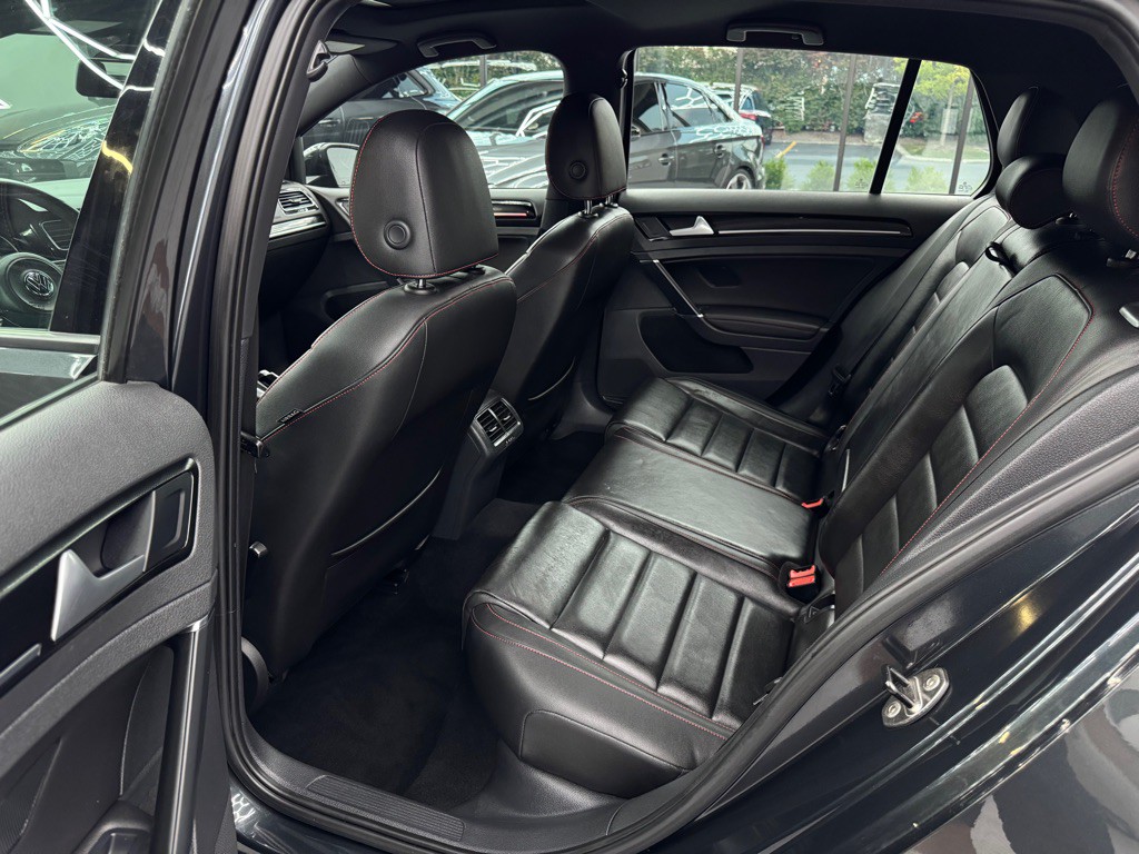 2016 Volkswagen GTI Image 21
