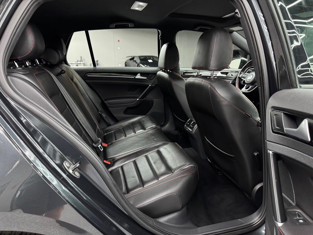 2016 Volkswagen GTI Image 24