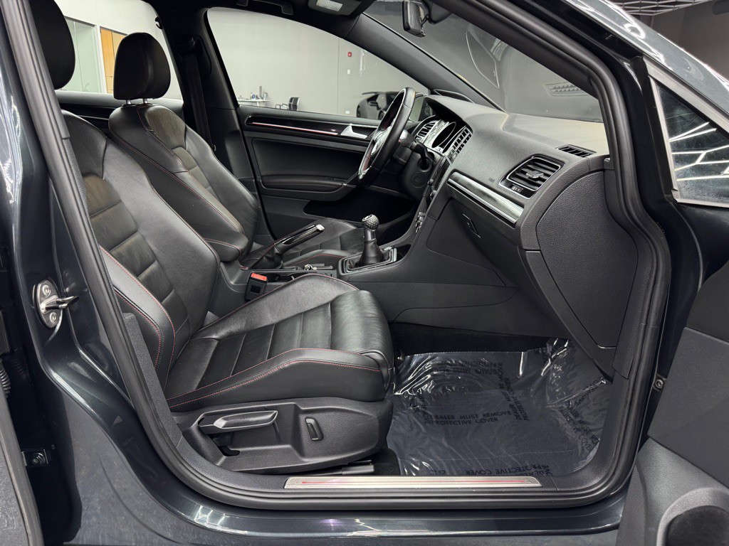 2016 Volkswagen GTI Image 26