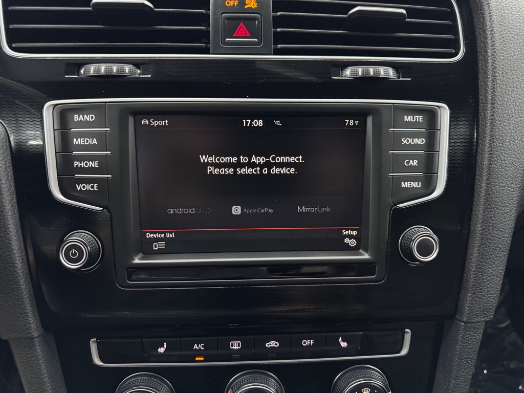 2016 Volkswagen GTI Image 31