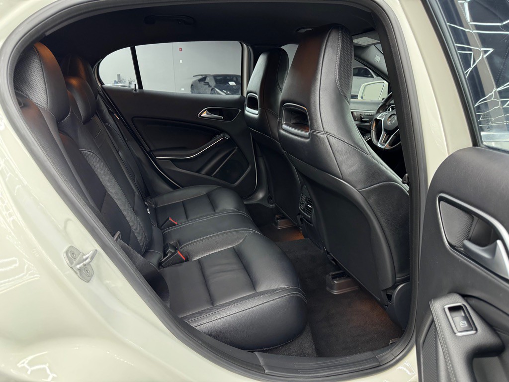 2015 Mercedes-Benz GLA-Class Image 25