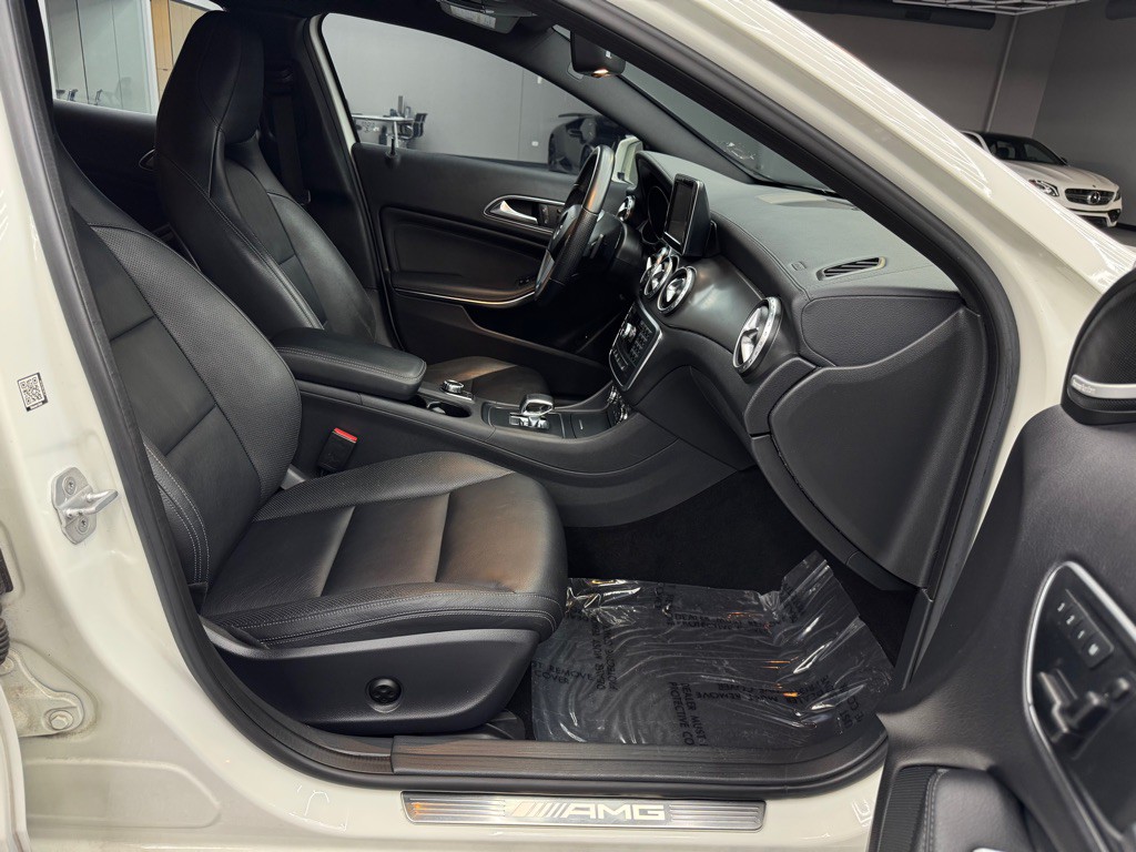 2015 Mercedes-Benz GLA-Class Image 27