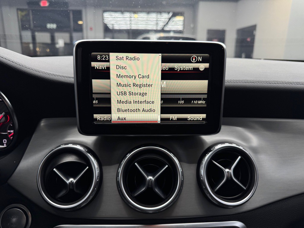 2015 Mercedes-Benz GLA-Class Image 31