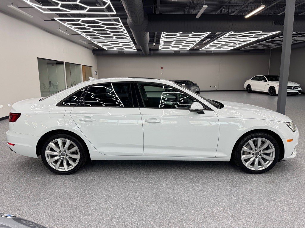 2017 Audi A4 Image 12