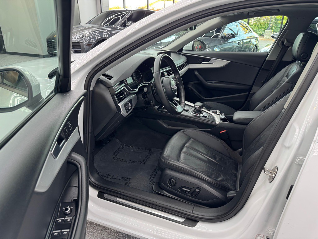 2017 Audi A4 Image 16
