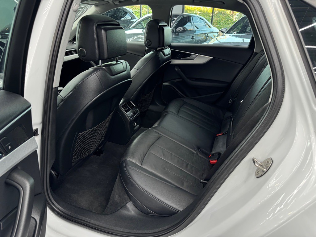 2017 Audi A4 Image 19
