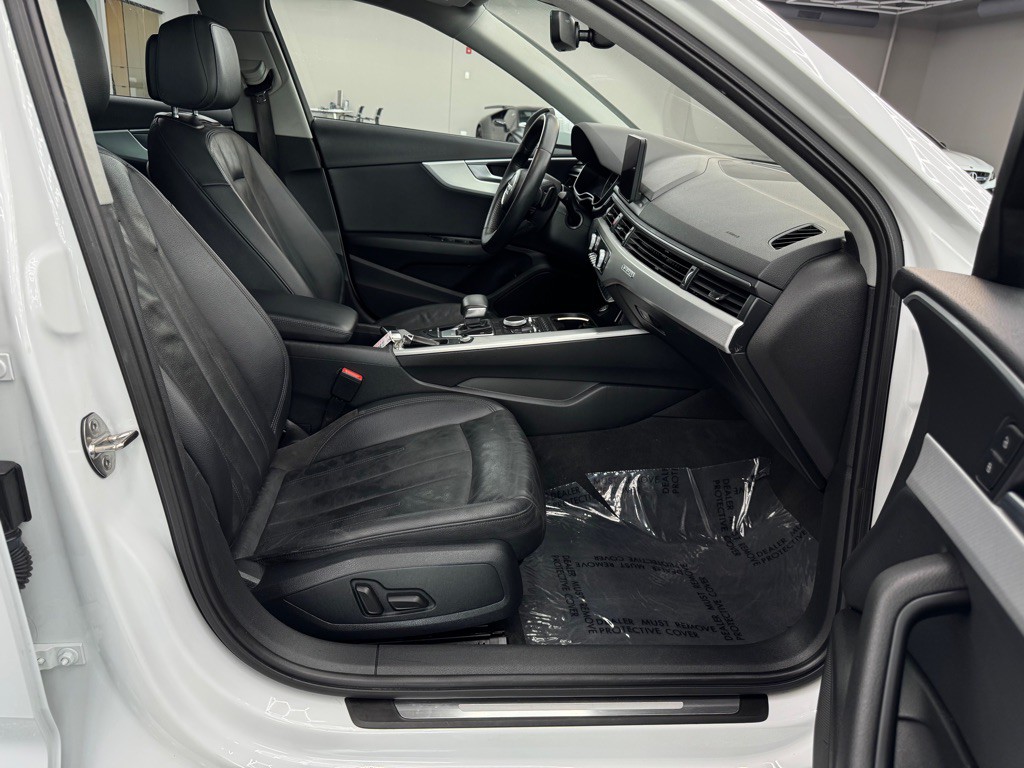 2017 Audi A4 Image 24