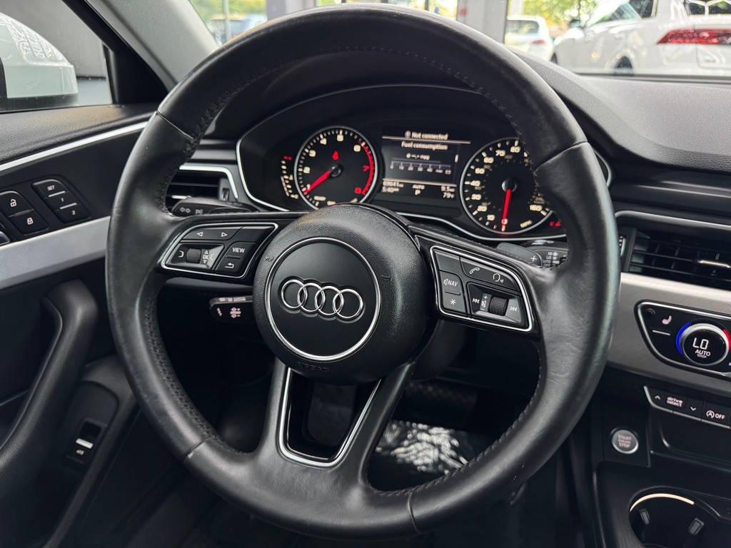 2017 Audi A4 Image 32