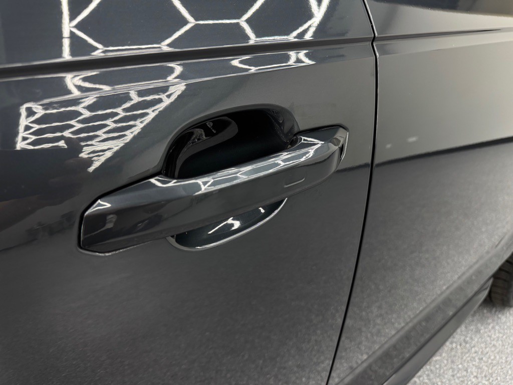 2017 Audi A4 Image 16