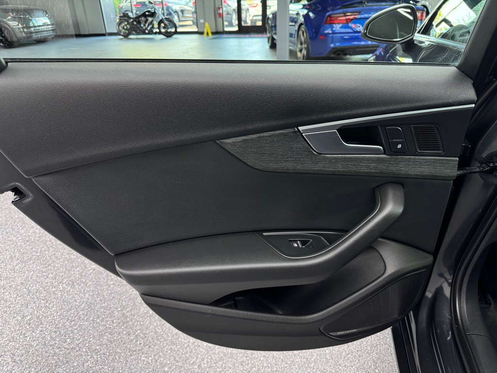 2017 Audi A4 Image 22