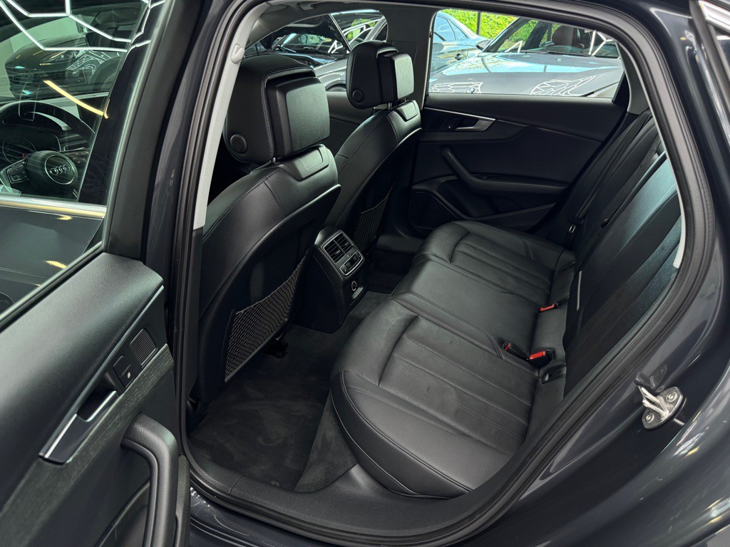 2017 Audi A4 Image 23