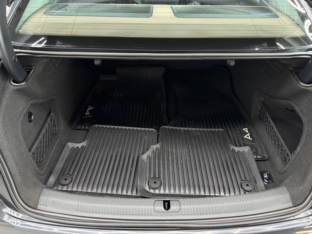 2017 Audi A4 Image 24