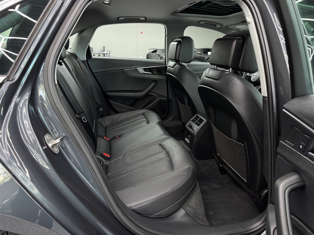 2017 Audi A4 Image 26