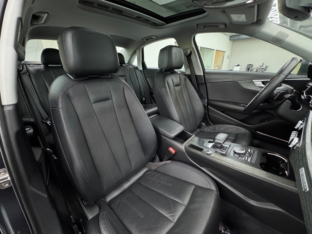 2017 Audi A4 Image 30