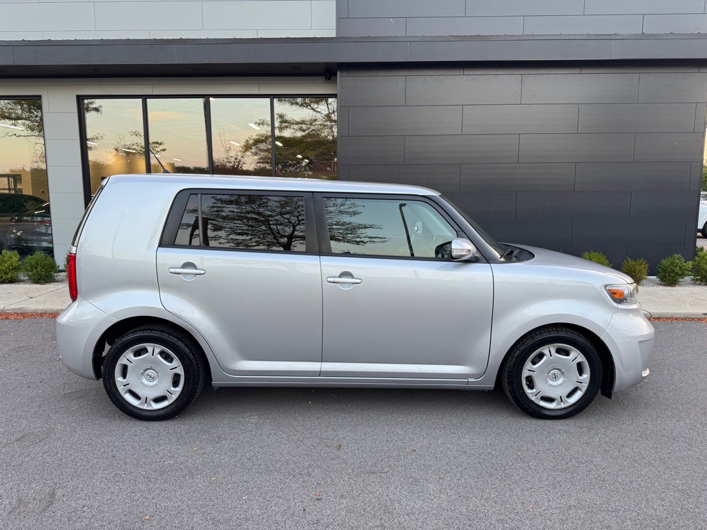 2009 Scion xB Image 11