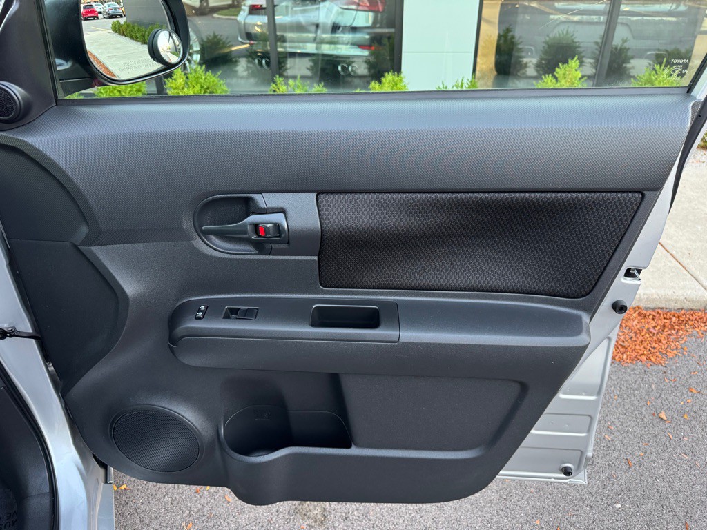 2009 Scion xB Image 19
