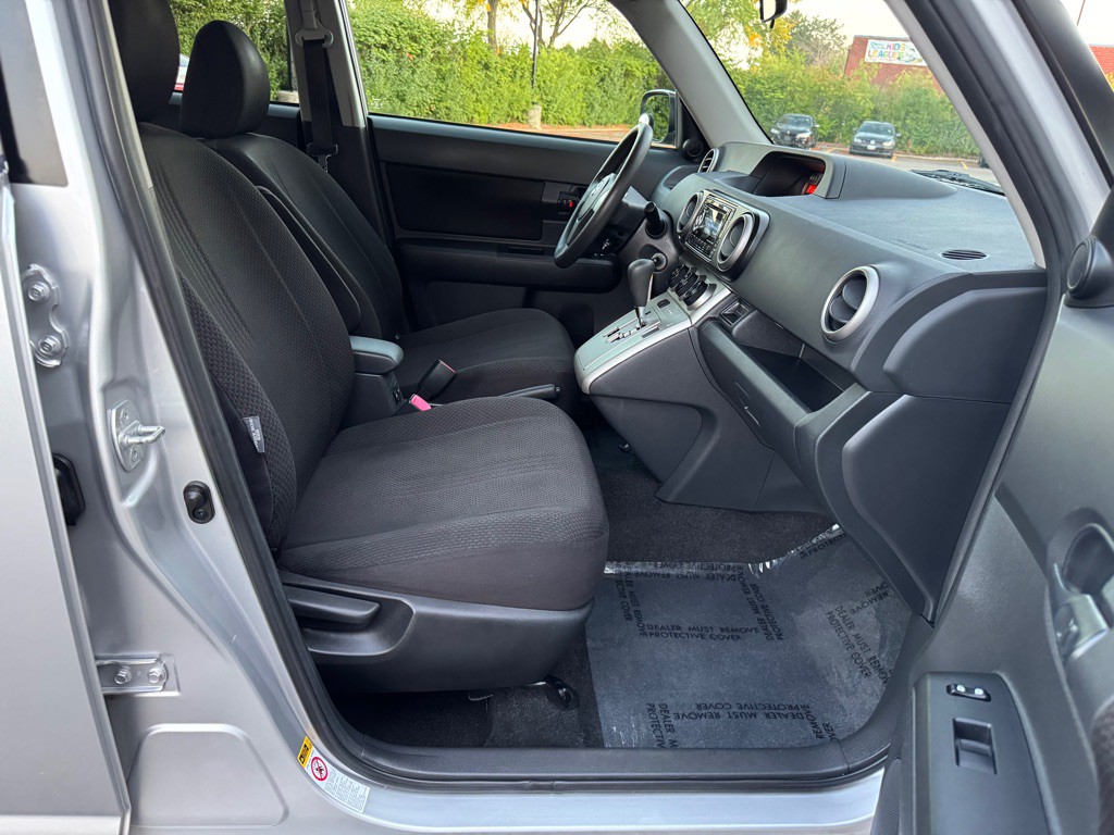 2009 Scion xB Image 20