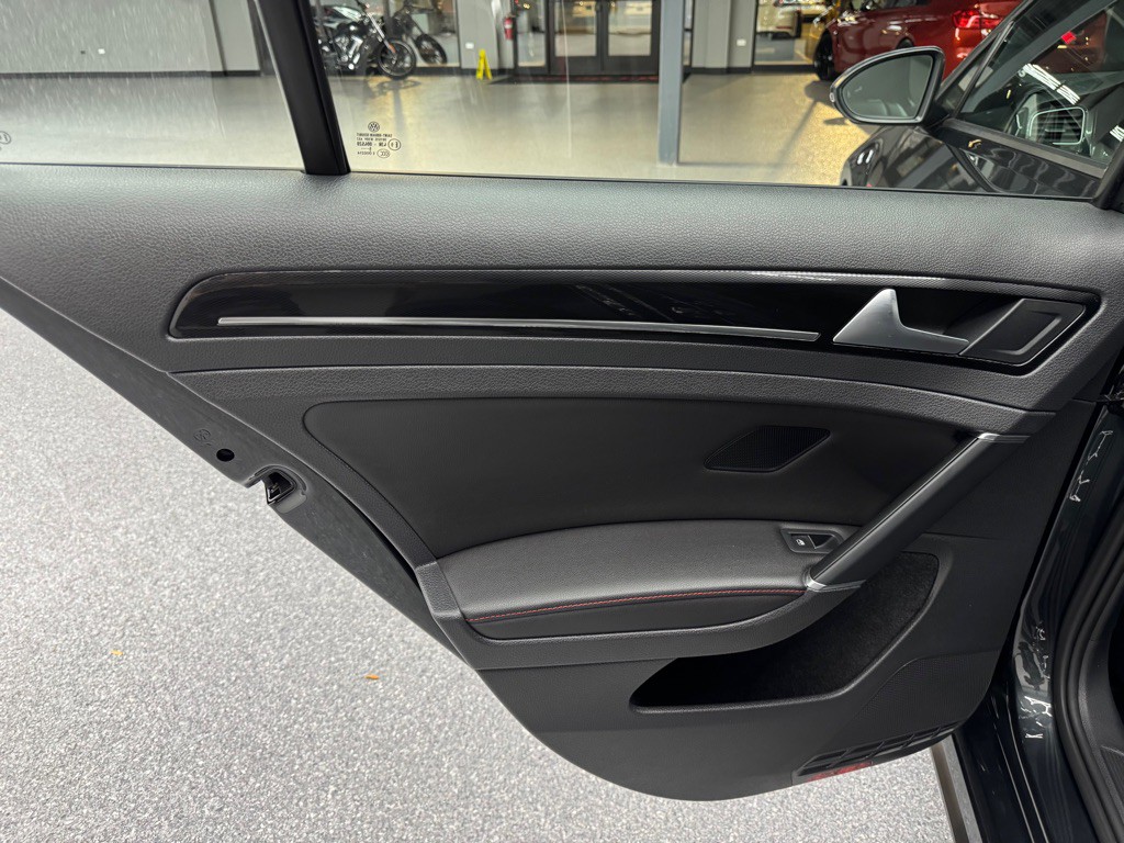 2016 Volkswagen GTI Image 21