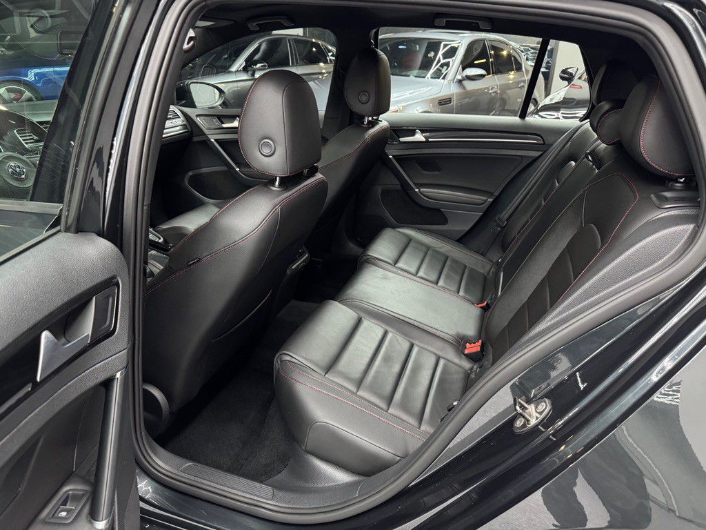 2016 Volkswagen GTI Image 22
