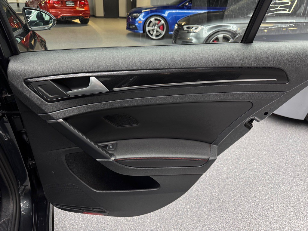 2016 Volkswagen GTI Image 24
